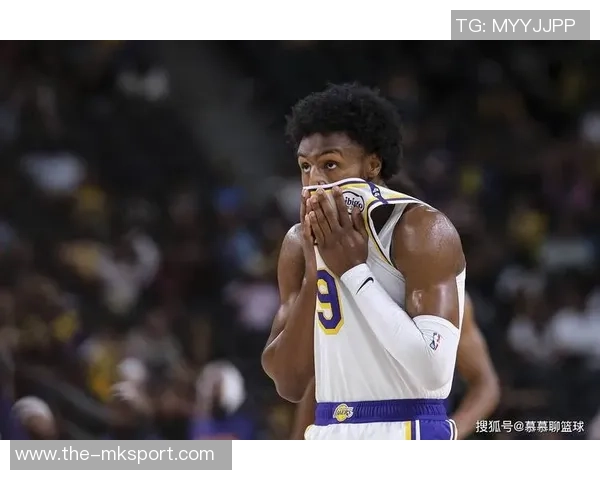 夸梅直言布朗尼不配打NBA认为他像抢银行一样夺走机会